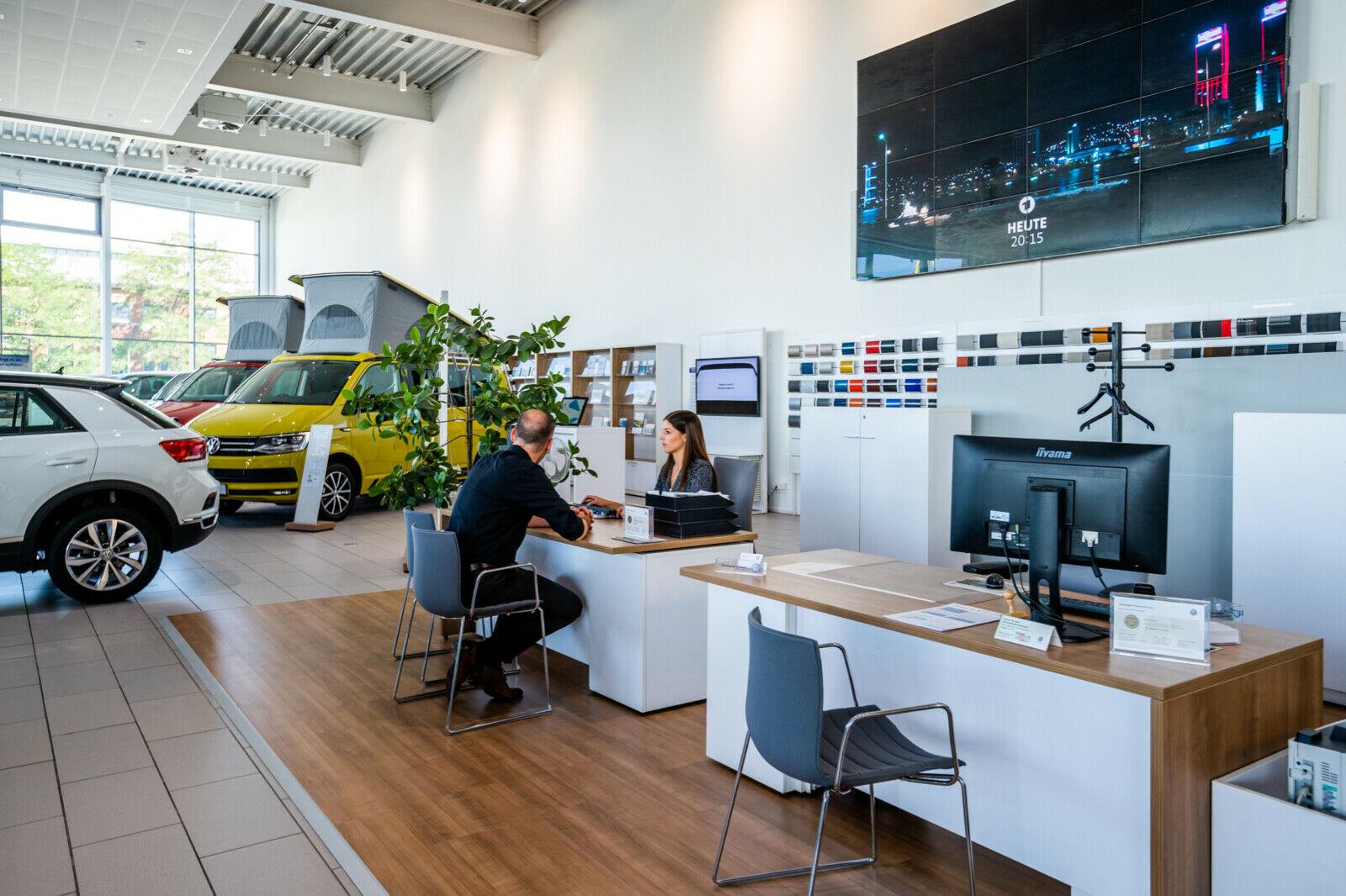 showroom-image-bottom