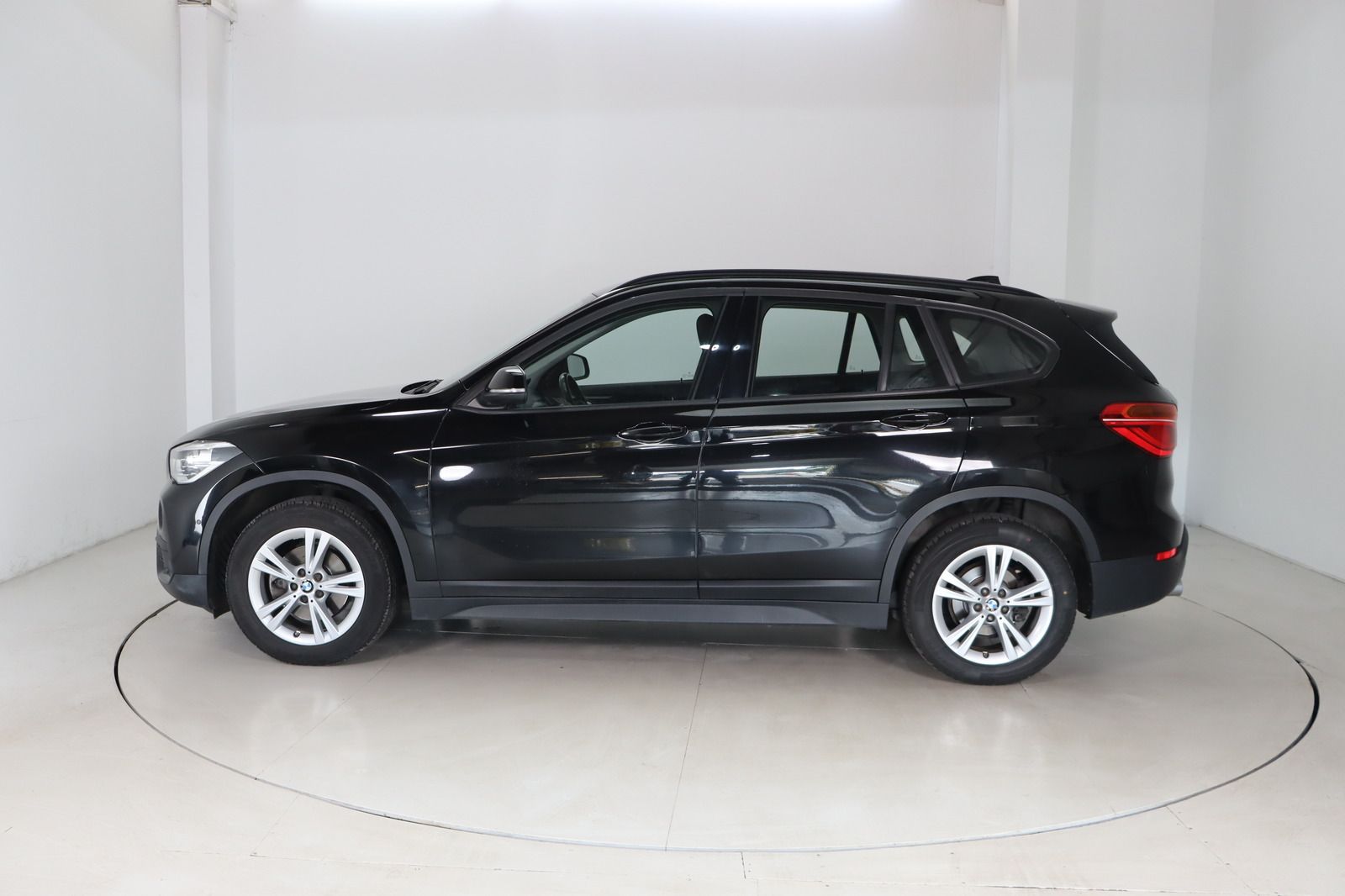 Fahrzeugabbildung BMW X1 xDrive18d * LED * Navi * RFK