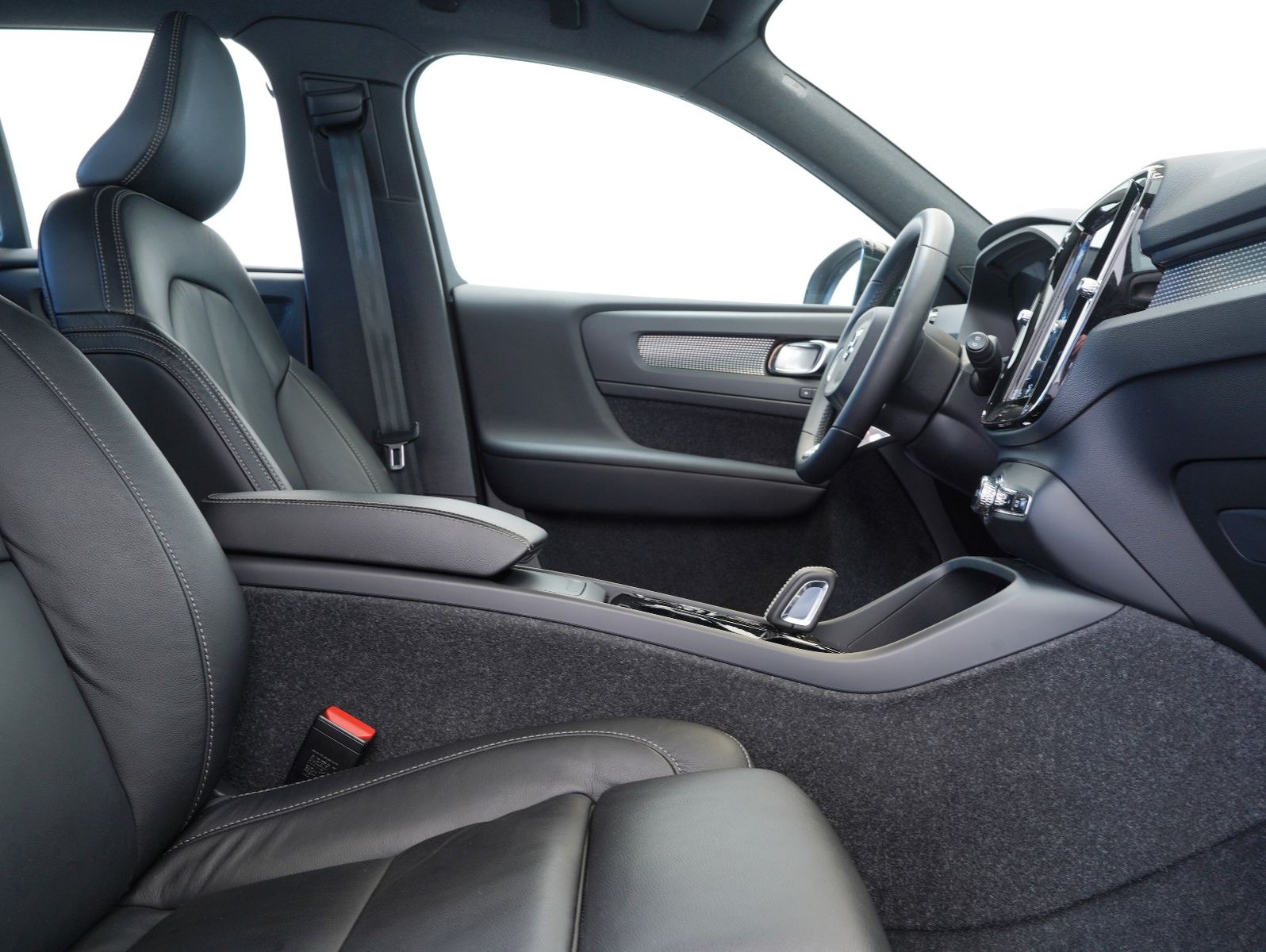 Fahrzeugabbildung Volvo XC40 B4 B R Design LED/NAVI/ACC/LEDER/360°