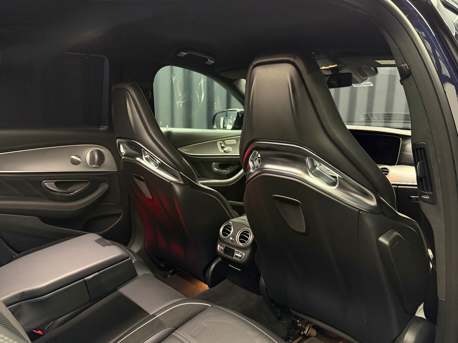 Fahrzeugabbildung Mercedes-Benz E 63 S AMG 4Matic+ |3D-BURMESTER|VOLL