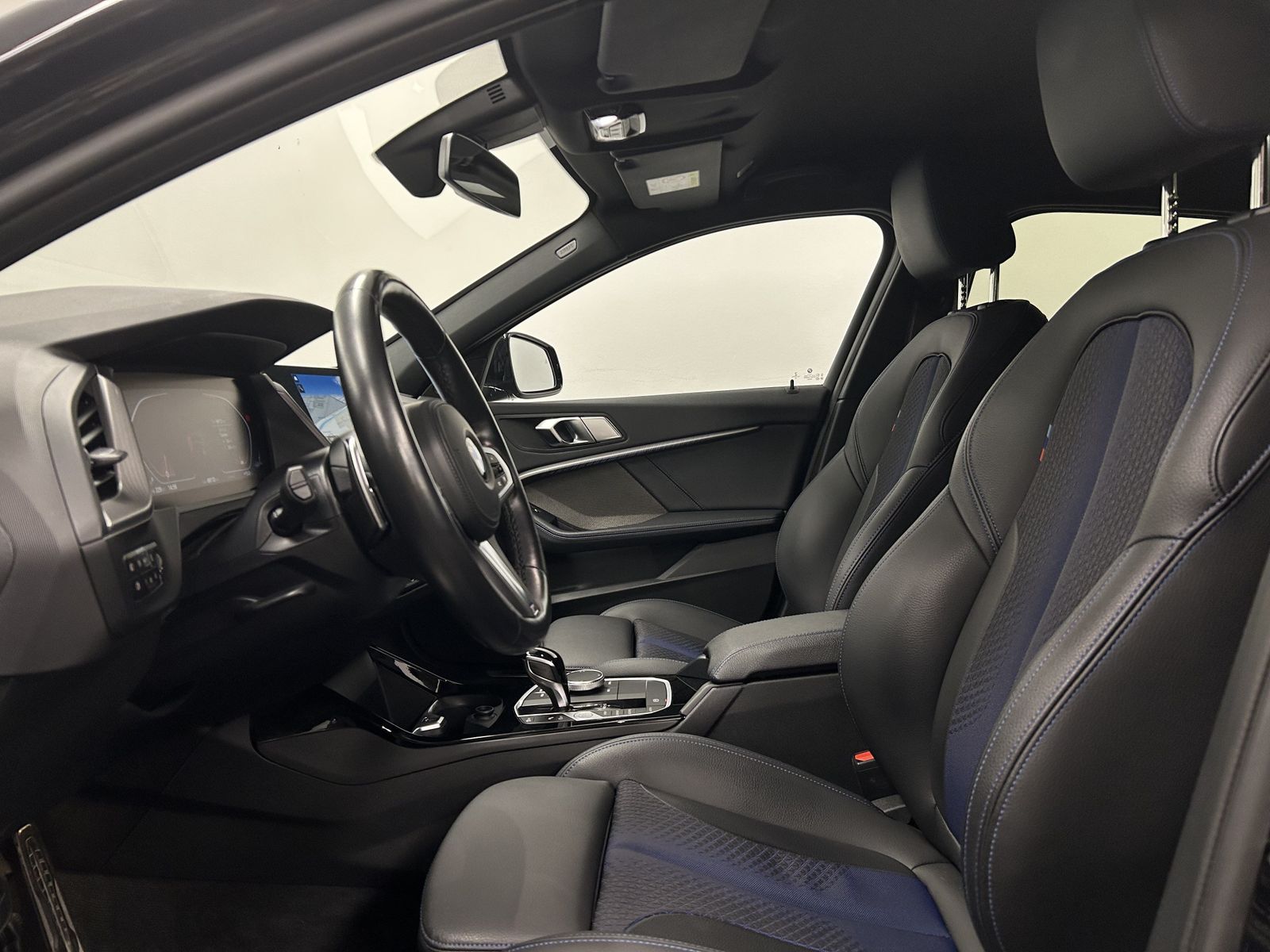 BMW 120i Hatch M Sportpaket Pro Harman Kardon HiFi D foto 4