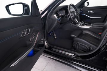 BMW 330d xDrive Touring M Sport PANO HUD RFK AHK 19"