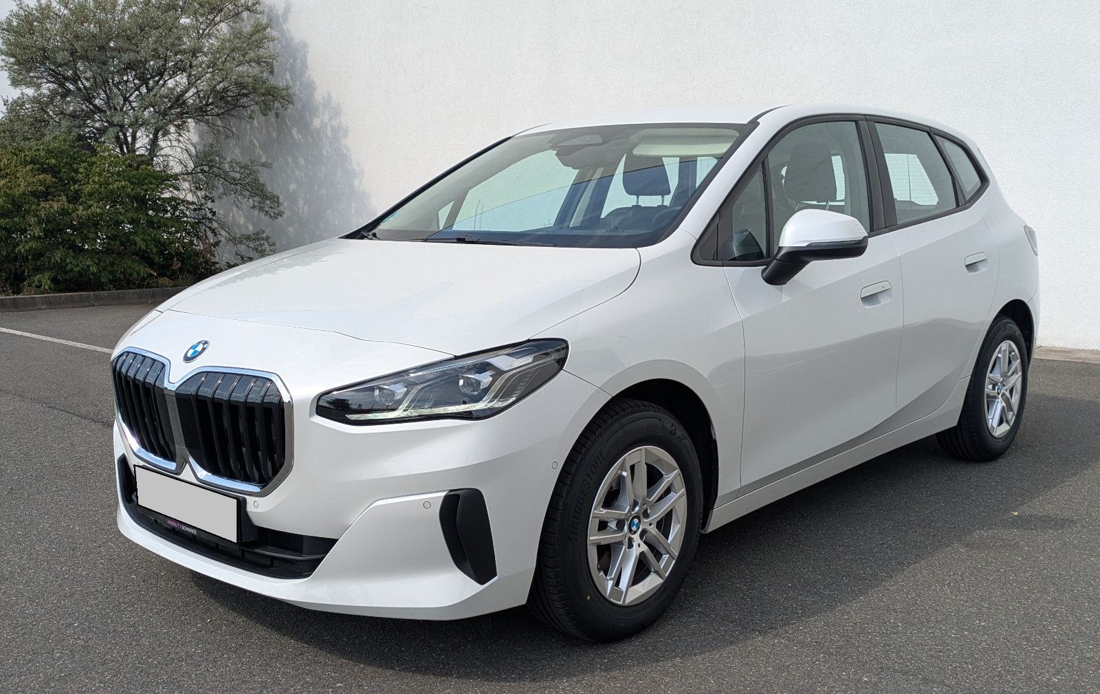 BMW 218i Active Tourer LED PDC Navi Kamera Distronik