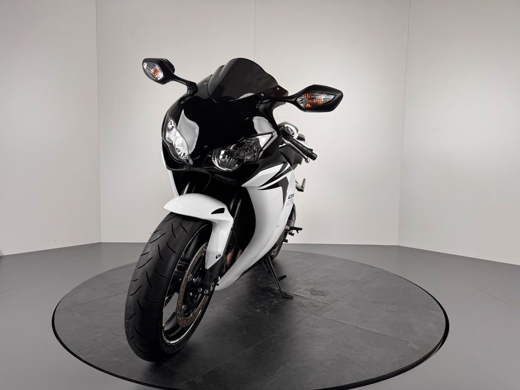 Fahrzeugabbildung Honda CBR 1000 RR FIREBLADE *TOP-ZUSTAND *SERVICE NEU