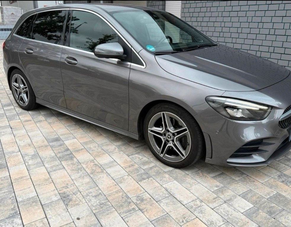 Image of Mercedes-Benz B 220