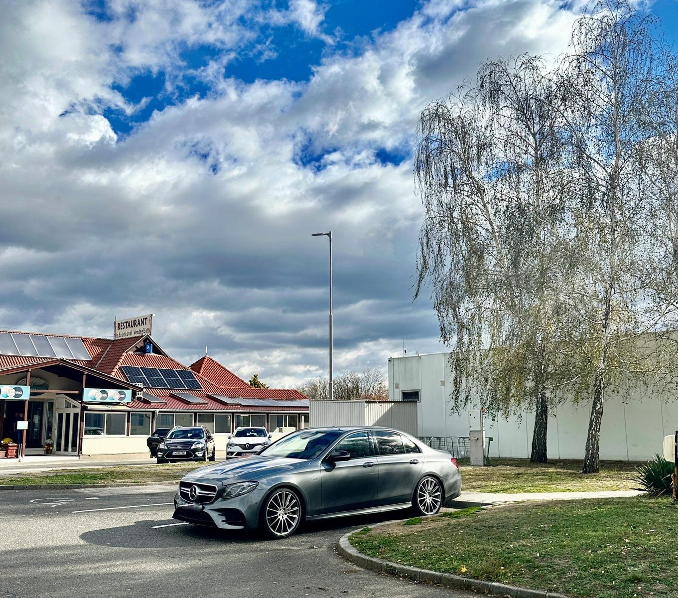 Mercedes-Benz E 350 d AMG*PANO*H.UP*360 CAM*