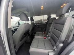 Fahrzeugabbildung Volkswagen Touran 7 Sitze SCHECKHEFTGEPFLEGT