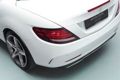 MERCEDES-BENZ SLC 180 Roadster*AMG-Line*Panorama*Airscarf*18"