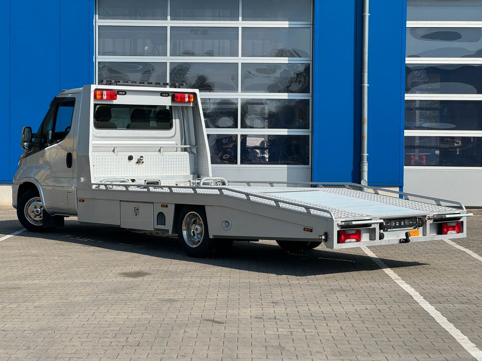 Fahrzeugabbildung Iveco Daily  35C21 Tijhof Autotransporter
