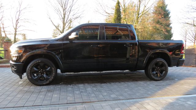 Dodge RAM V8 5,7 HEMI 4T/CREW CAB/LEDER/PANO/AHK/SHZ/