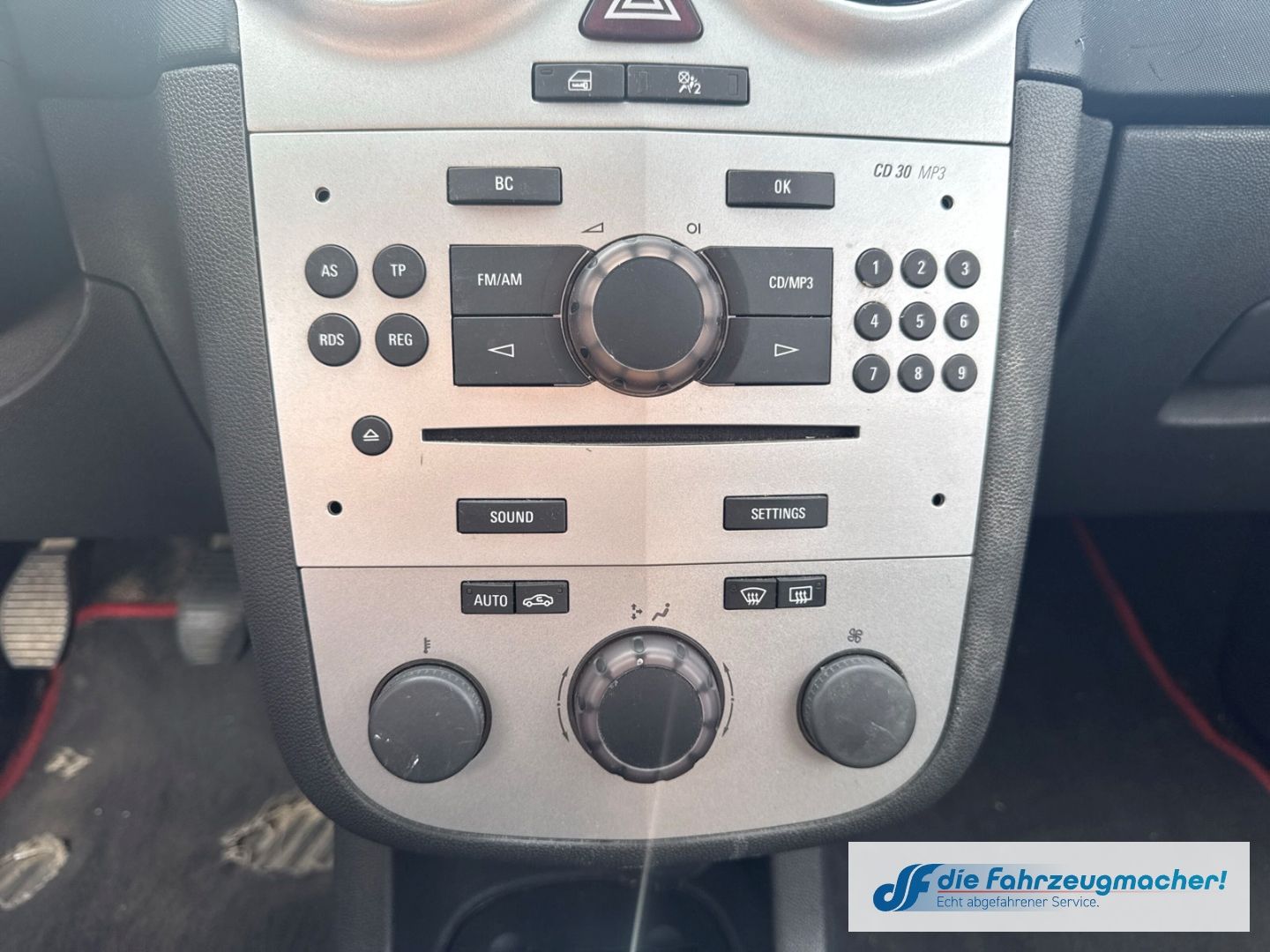 Fahrzeugabbildung Opel Corsa D Sport 1.2 Klimaautom Temp Regensensor *E