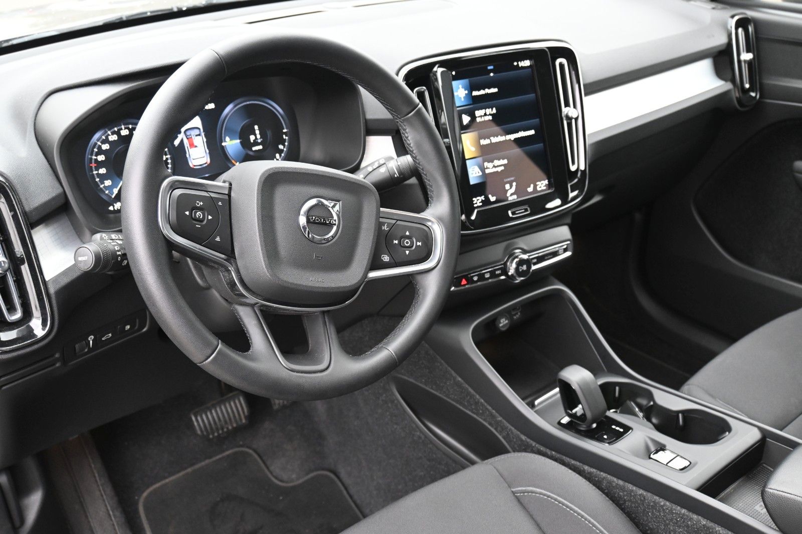 Fahrzeugabbildung Volvo XC40 T4 RC Inscription Expression*RFK*FSHZG*ACC