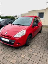 Renault Clio 3 Yahoo! 1.2 16V 75 Yahoo! - Renault Clio mit Benzin-Antrieb: Limousine, Yahoo