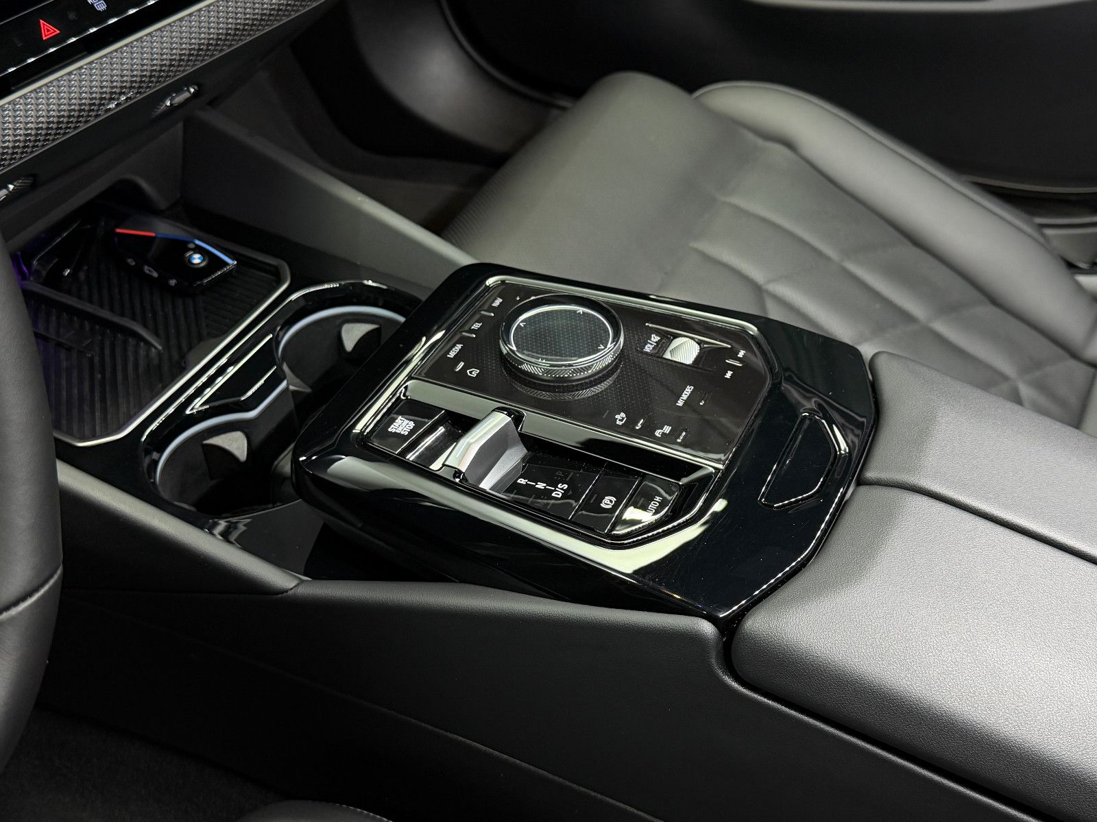 Fahrzeugabbildung BMW 520i M SPORT|H&K|360°|INDIVIDUAL|GESTIK|SHADOW