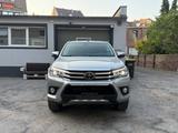 Toyota Hilux Double Cab Executive 4x4 2.4 D-4D - Toyota Hilux: 2.4