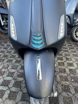 Vespa Primavera S 50 Sport LED USB mit Beule - VESPA S 50