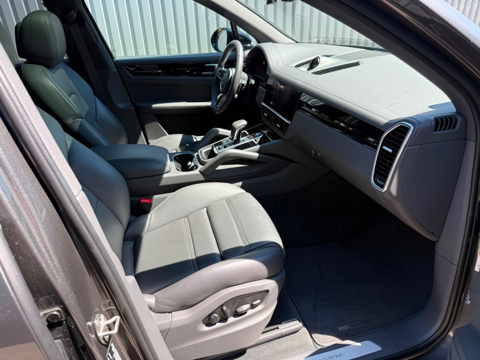 Porsche Cayenne E-Hybrid+Alu 20"+Pano-SD+Glattleder+WR++ foto 12