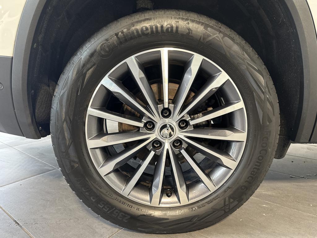 Skoda Kodiaq 2022 г. Белый, пробег 52750 км