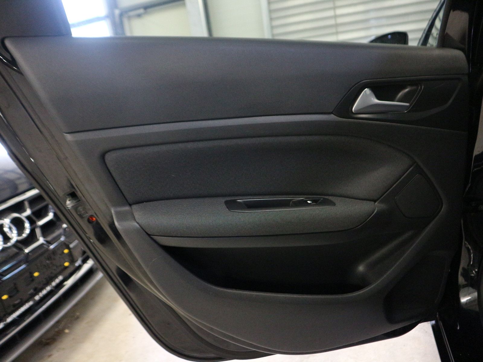 Fahrzeugabbildung Peugeot 308 SW Allure Pack ACC AHK Blis Nav Kam SHZ LED