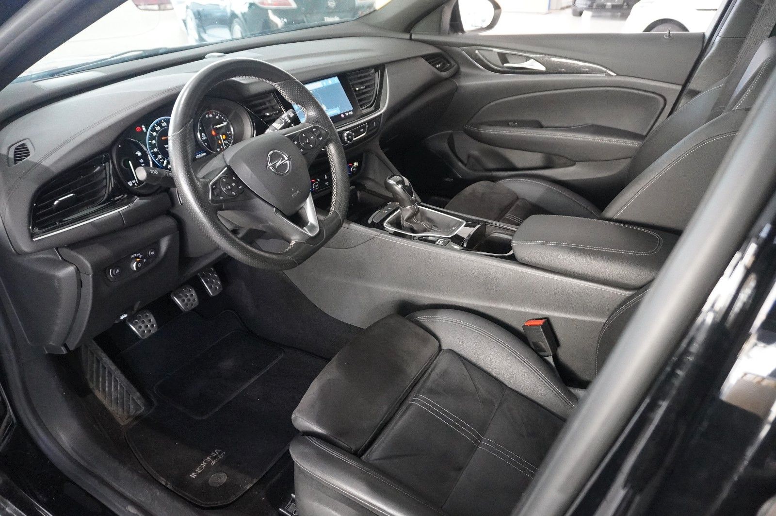 Fahrzeugabbildung Opel Insignia B ST 2.0D ULTIMATE NAVI/OPC/KAMERA/AHK