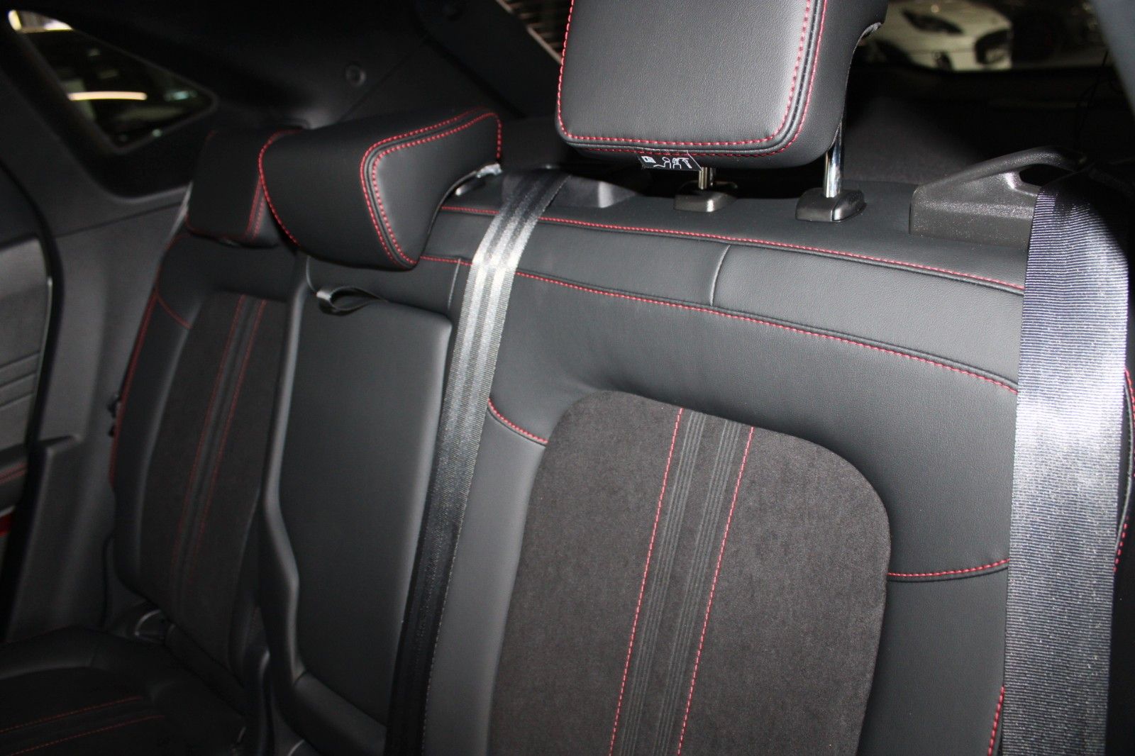 Fahrzeugabbildung Ford Kuga PHEV ST-LINE X NAVI Kamera Winter Paket