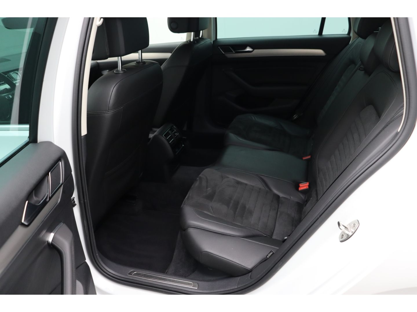 Fahrzeugabbildung Volkswagen Passat Variant 2.0 TDI Highline BMT Massage Kame