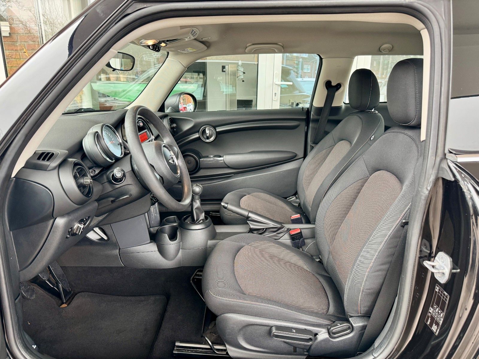 Fahrzeugabbildung MINI ONE Klima/Alufelgen/Bluetooth/1.Hand