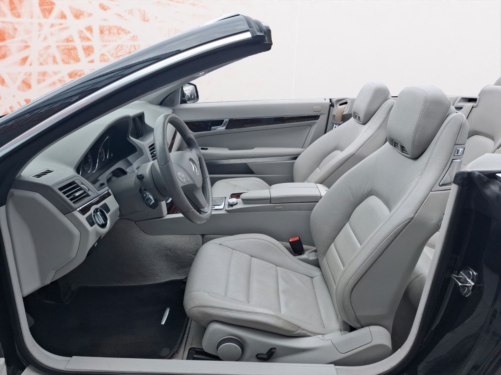 Fahrzeugabbildung Mercedes-Benz E 220 E -Klasse Cabrio E 220 CDI BlueEfficiency