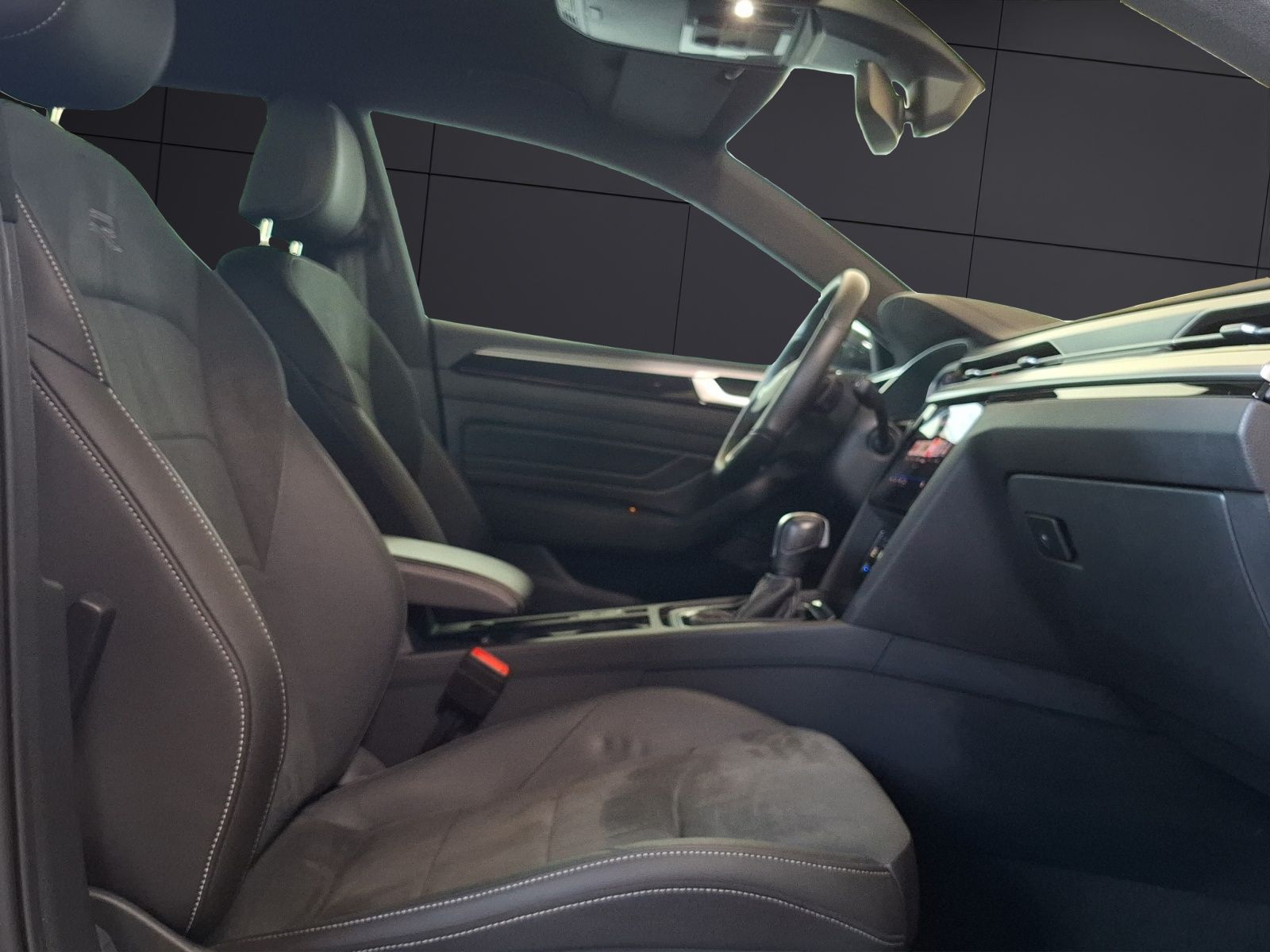 Fahrzeugabbildung Volkswagen Arteon SB TDI R-Line DSG Matrix AHK Navi AID ACC