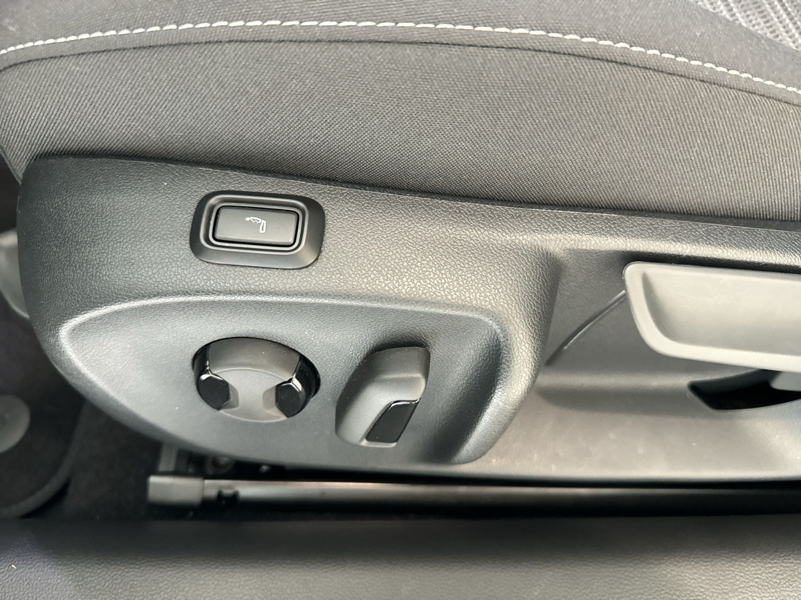 Superb Combi 2.0 TDI Selection, AHK, Matrix LED,