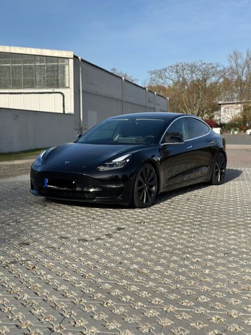 Tesla Model 3 Performance - Allradantrieb mit Dual...