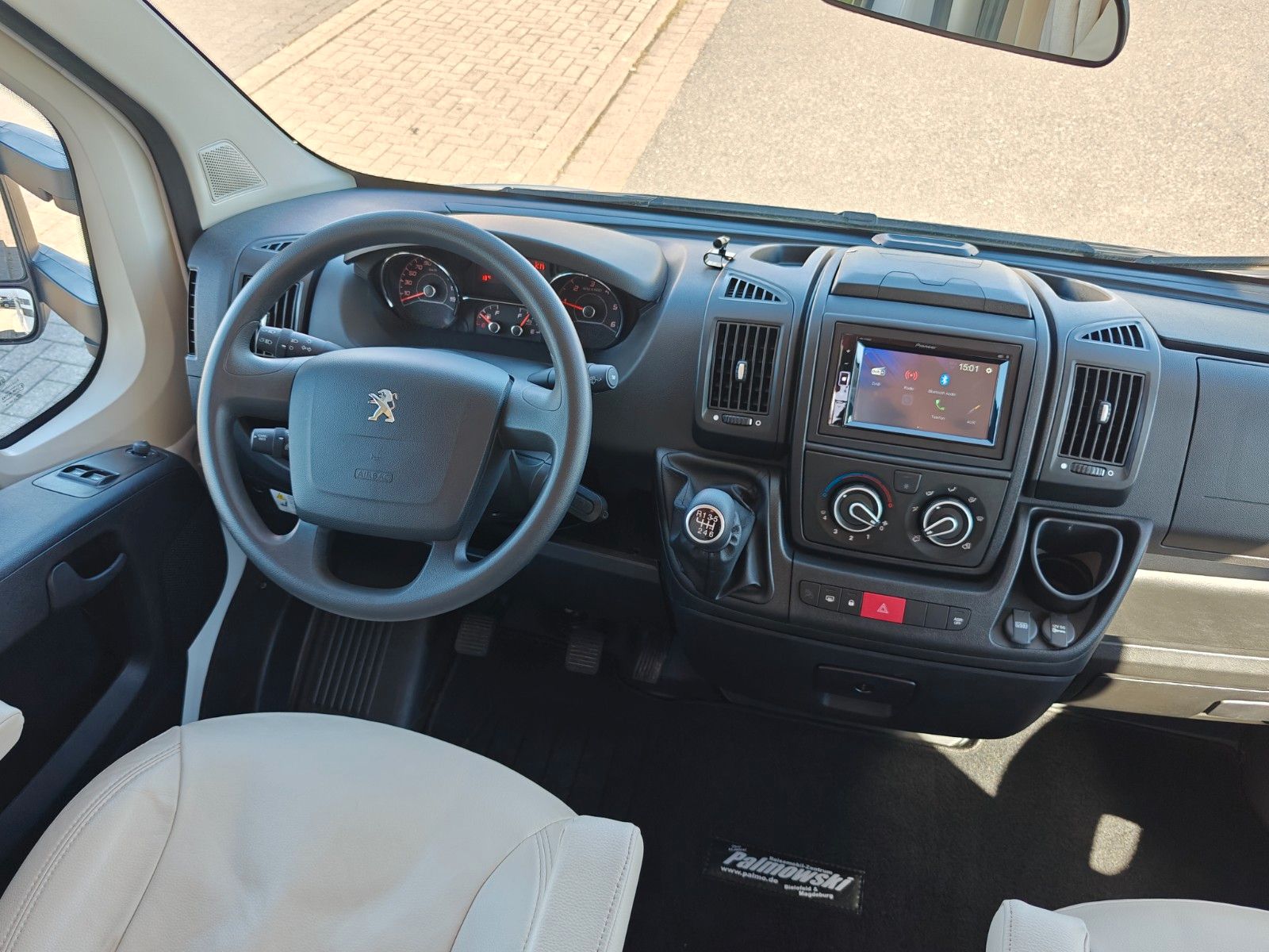 Fahrzeugabbildung XGO Dynamic 98 P  - SAT, TV, Markise, Luftfeder -