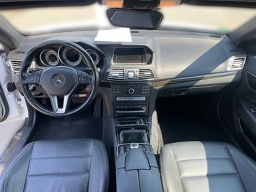 Mercedes E 220 - 12