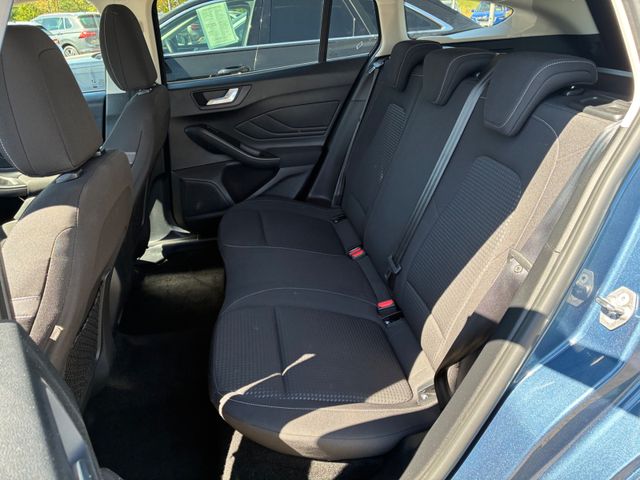 Fahrzeugabbildung Ford Focus Turnier 1,5 EcoB >KAM/NAV/LED/PDC/Sitzheiz