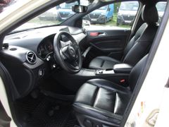 Fahrzeugabbildung B 180 CDI d 1 Hand Fahrerprofil SHZ Keyless Star