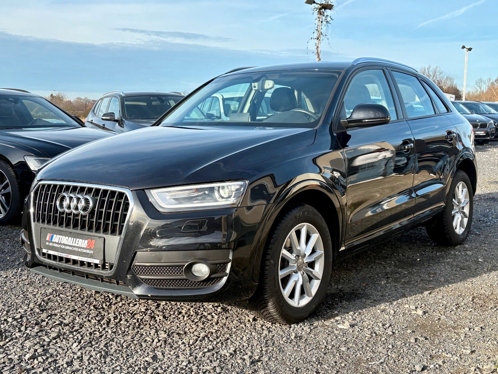 Fahrzeugabbildung Audi Q3 2.0 TDI Navi Xenon Alcantara/Leder SPORTSITZE