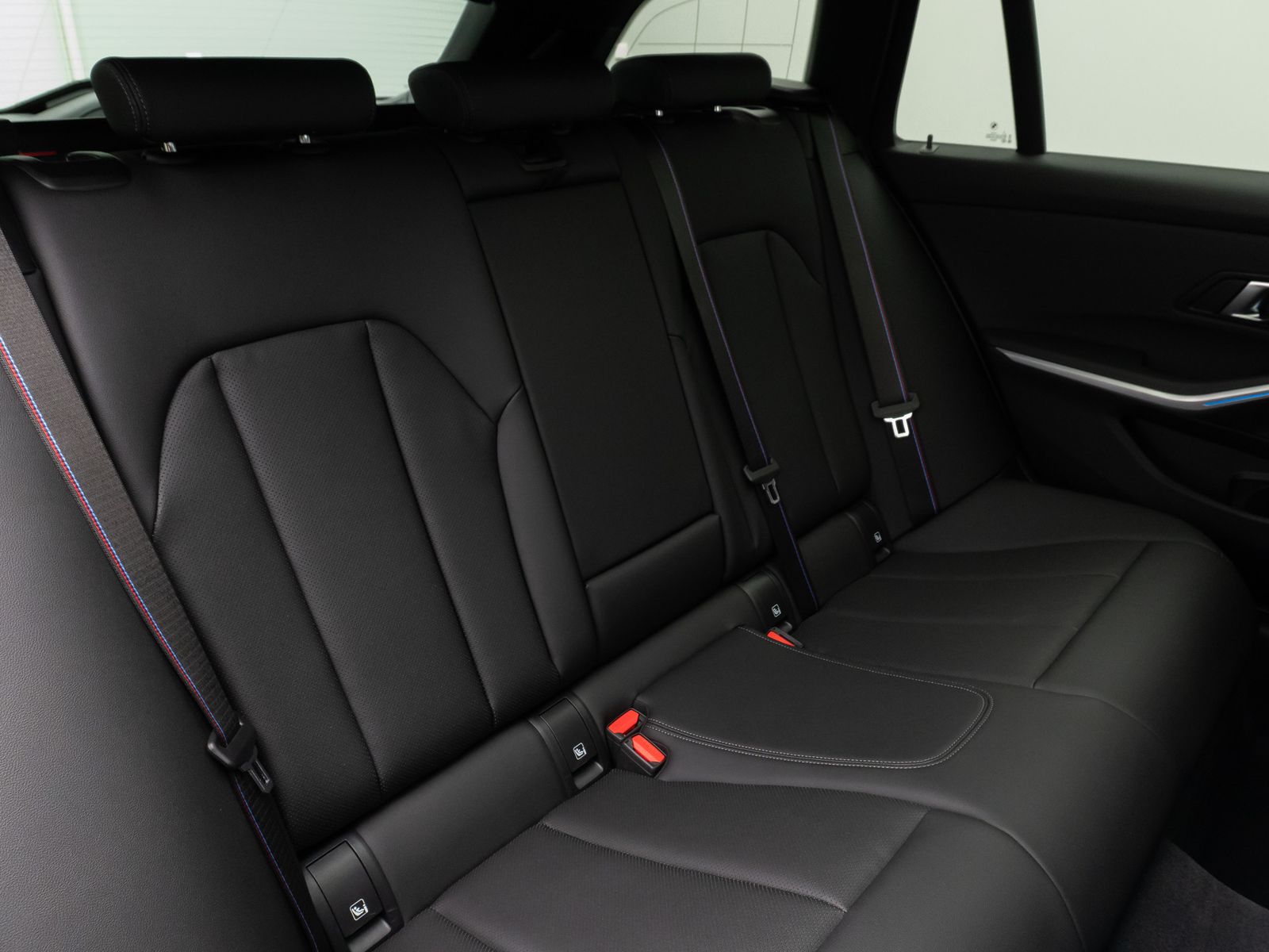 Fahrzeugabbildung BMW 320i M SportPro Panorama Kamera DAB HiFi Stop&Go