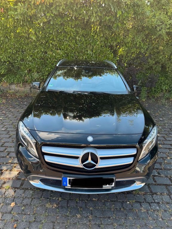 Image of Mercedes-Benz GLA 220