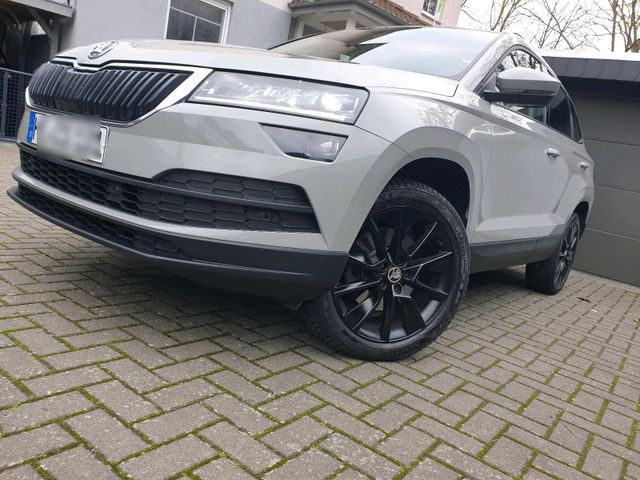 Skoda Karoq Style 1,6 TDI/DSG/PANO/LED/AHK