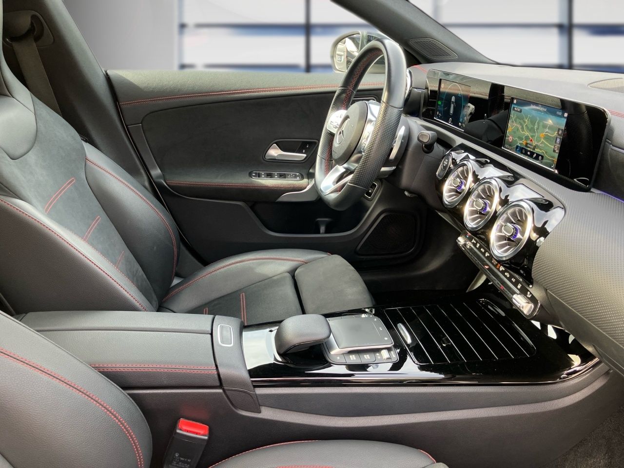 Fahrzeugabbildung Mercedes-Benz CLA 250 e SB AMG+PANO+NIGHT+KAMERA+LED+AMBIENTE