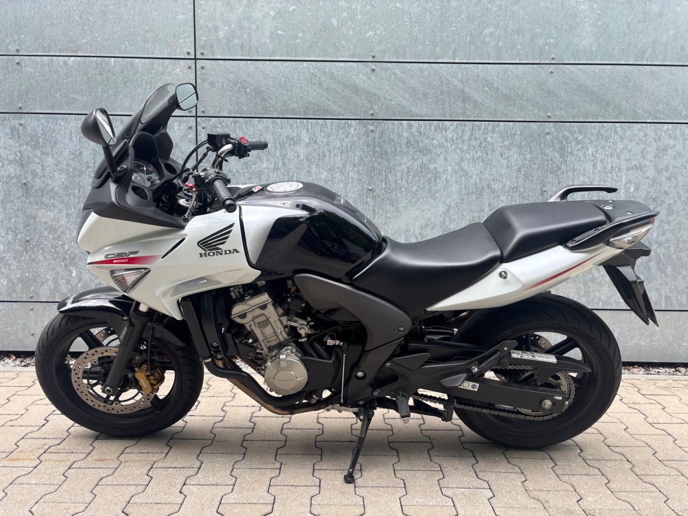 Fahrzeugabbildung Honda CBF 600 SA