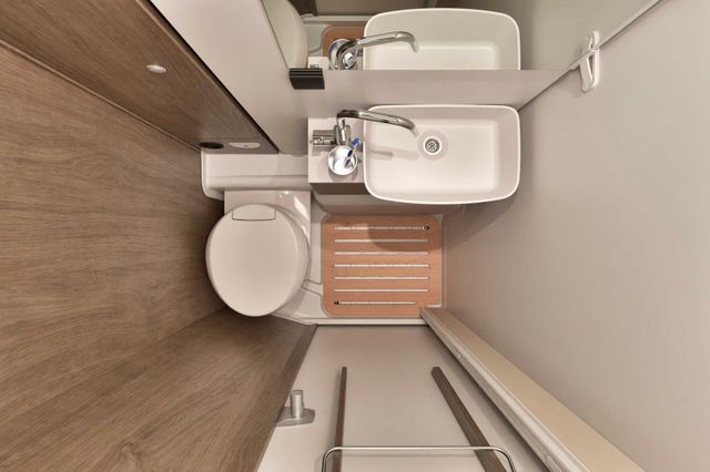 Carado T 338 Edition AUTOMATIK OHNE Hubbett NAVI XENON