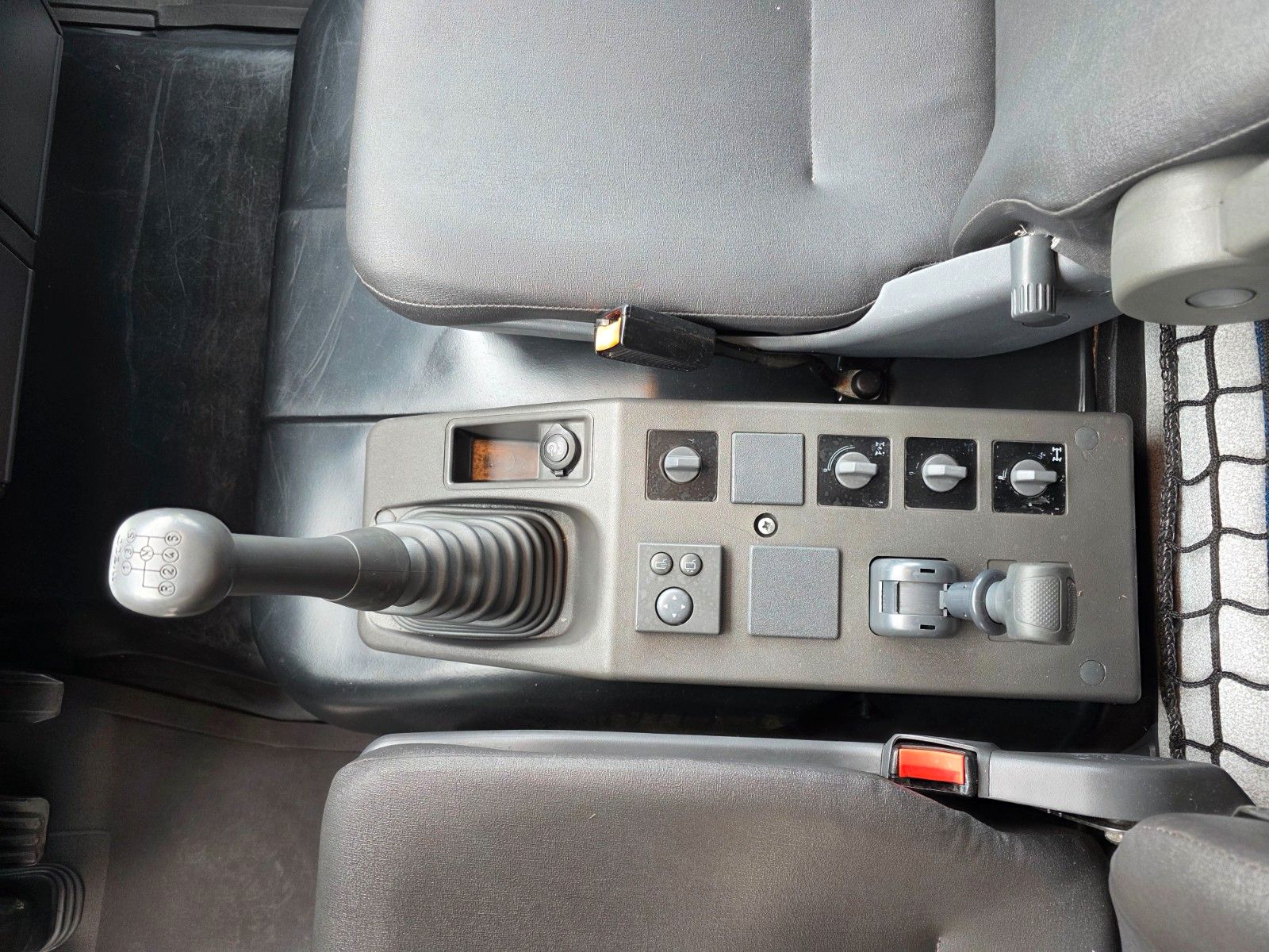Fahrzeugabbildung Iveco Eurocargo ML140E21 LBW 3 Sitze Differenziale