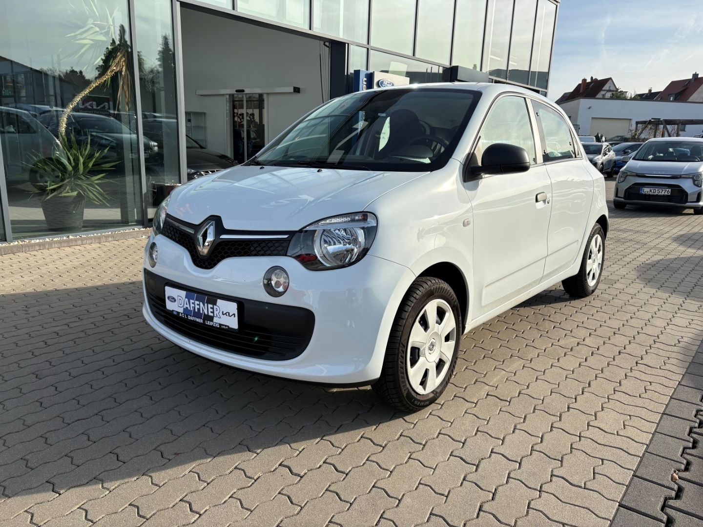 Fahrzeugabbildung Renault Twingo Life Bluetooth Tel.-Vorb. Berganfahrass.