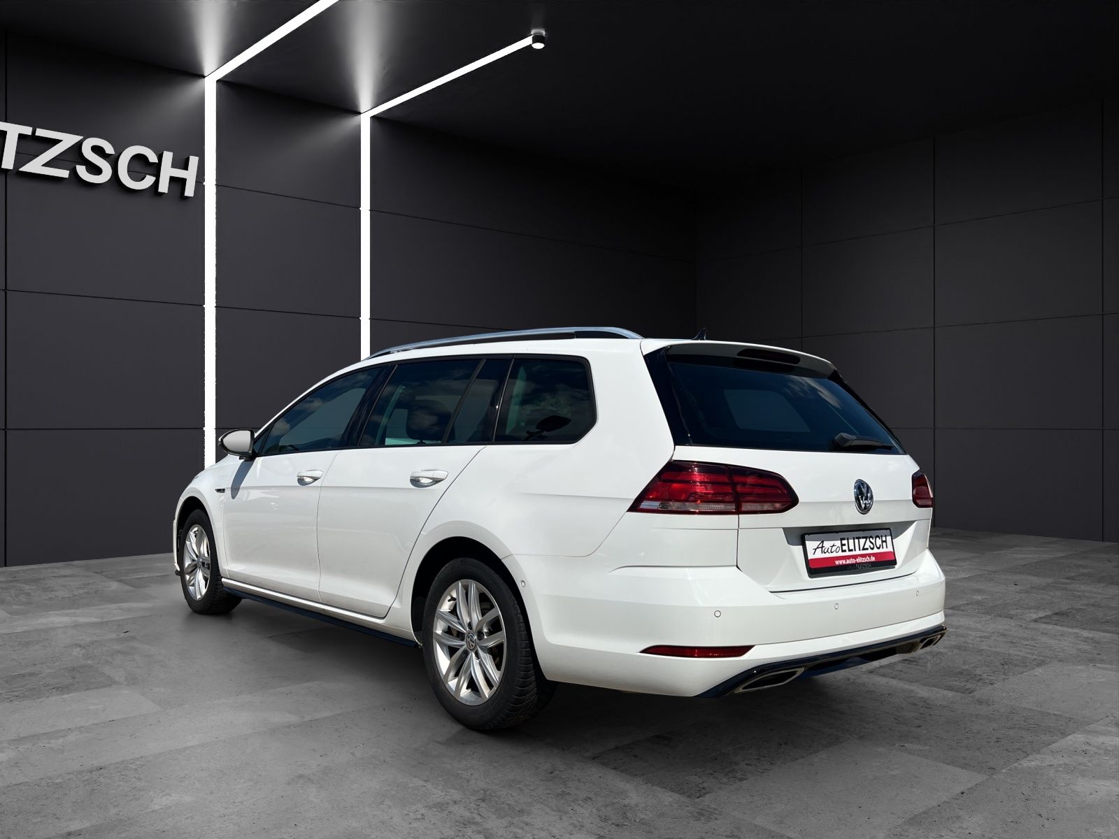 Fahrzeugabbildung Volkswagen Golf VII Variant TDI R-Line  DSG Navi ACC RFK SH
