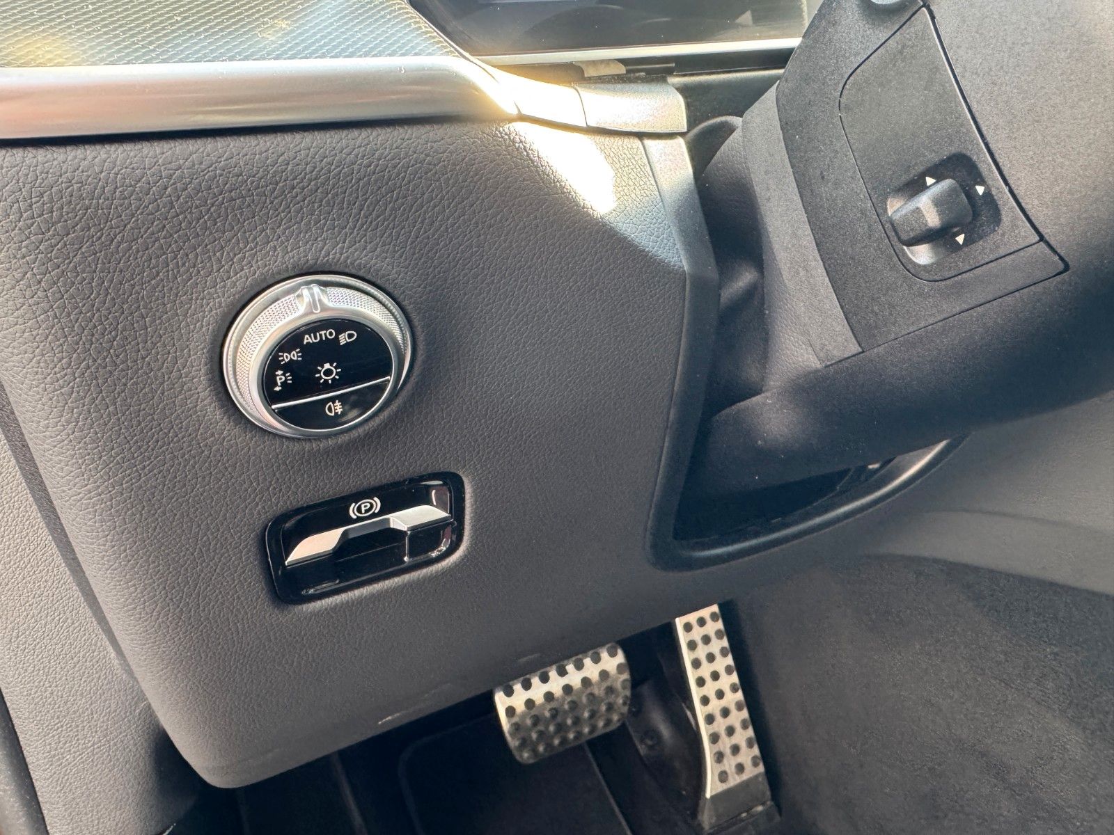 Fahrzeugabbildung Mercedes-Benz GLC 220d 4M+AMG+Pano+StandH+360+Memory