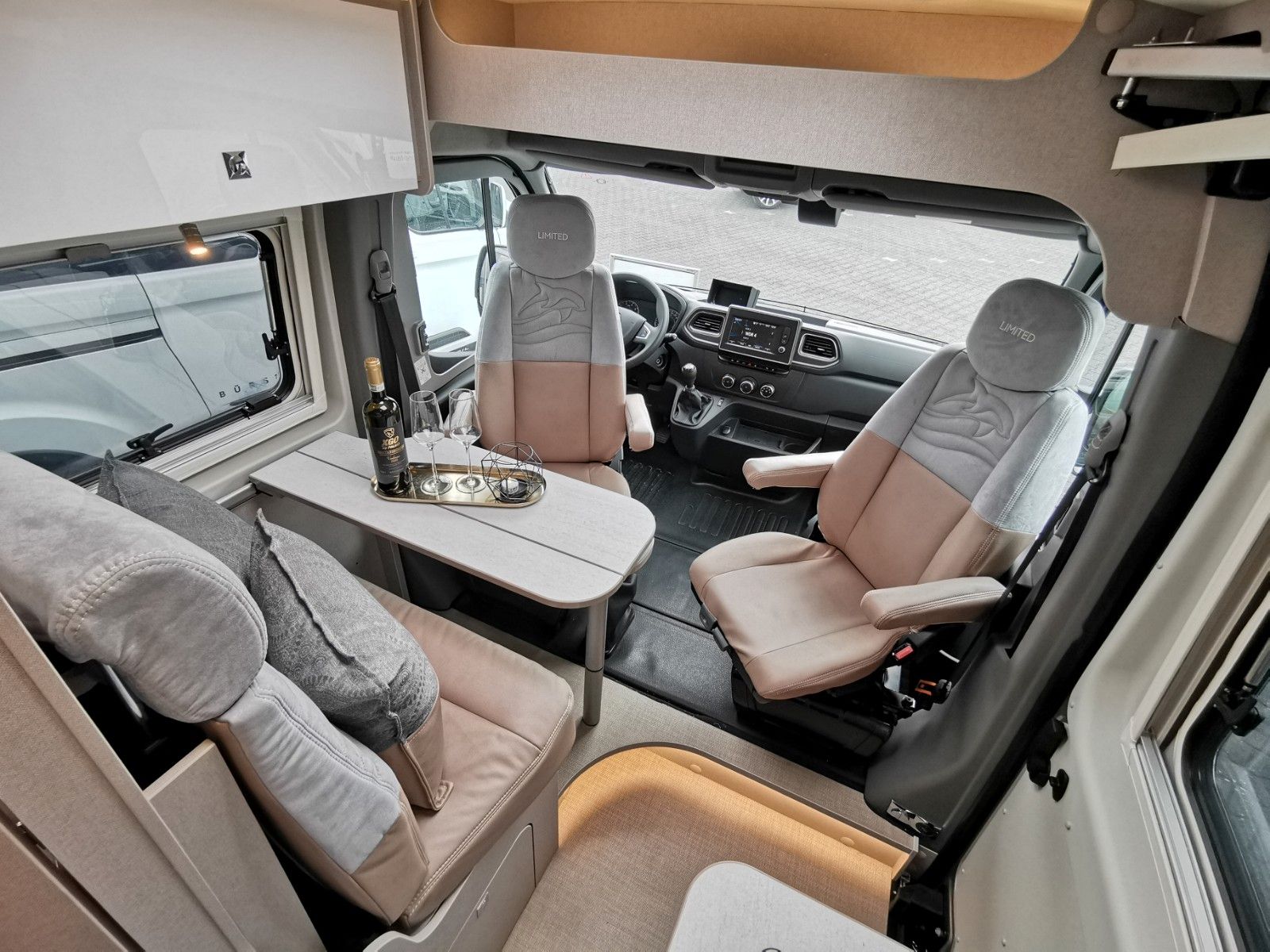 Fahrzeugabbildung Bürstner Delfin Limited C 621 - SIE SPAREN 19.253 € !!!