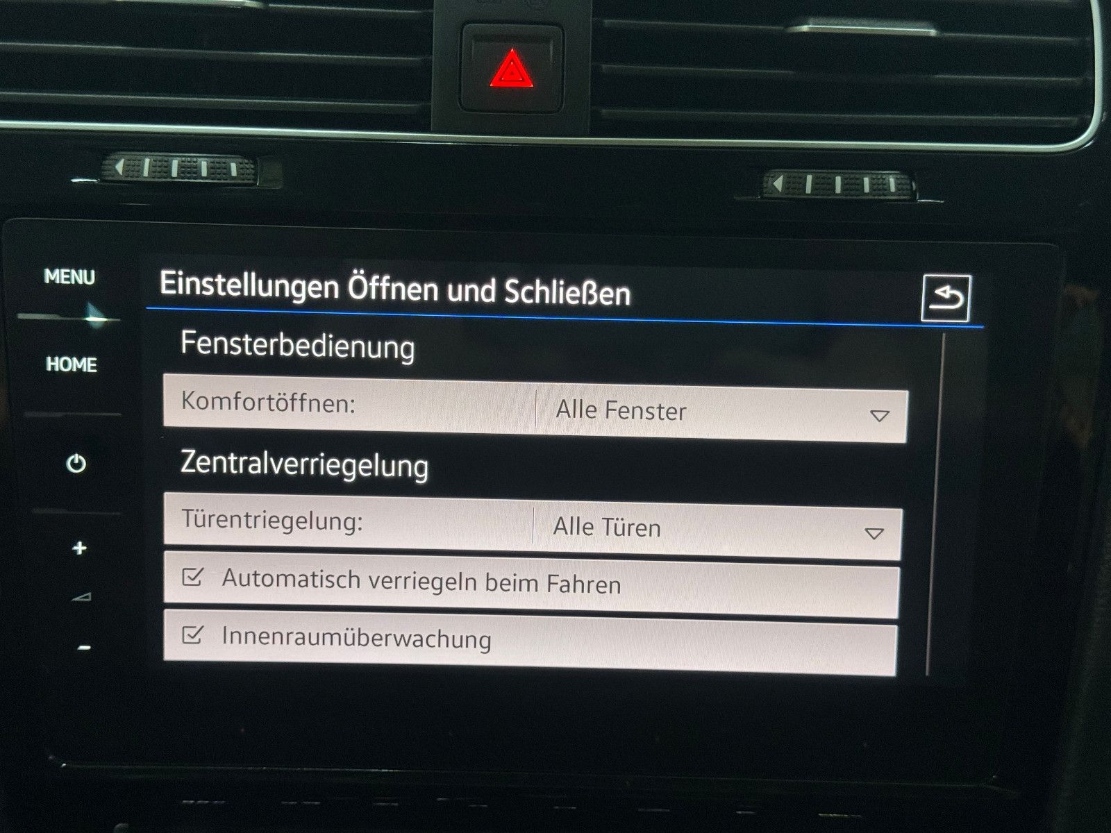 Fahrzeugabbildung Volkswagen Golf VARIANT 2.0 TDI DSG R-LINE SPORTPAKET VOLL