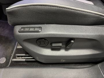 Fahrzeugverkauf 13 Skoda Kodiaq 1.5 TSI Sportline AHK*Matrix*Panodach