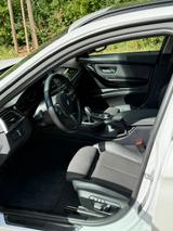 BMW 320i xDrive Touring Automatic - - BMW 320 Kombi 320i xdrive mit Benzin-Antrieb